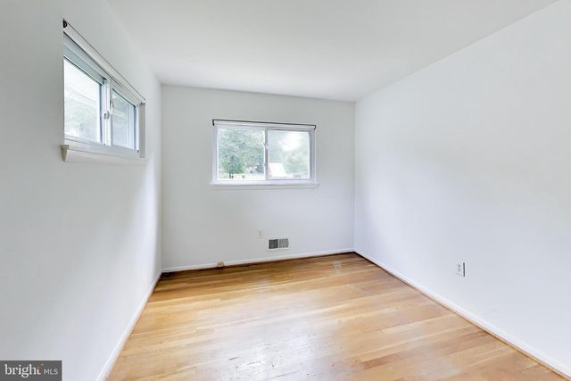 11907 HUNTERS LN, North Bethesda, MD 20852