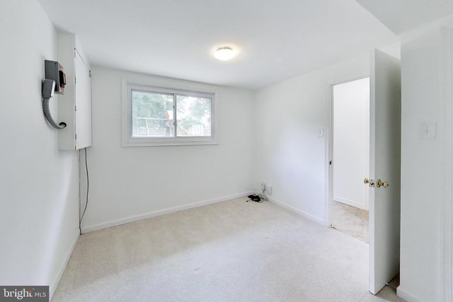 11907 HUNTERS LN, North Bethesda, MD 20852