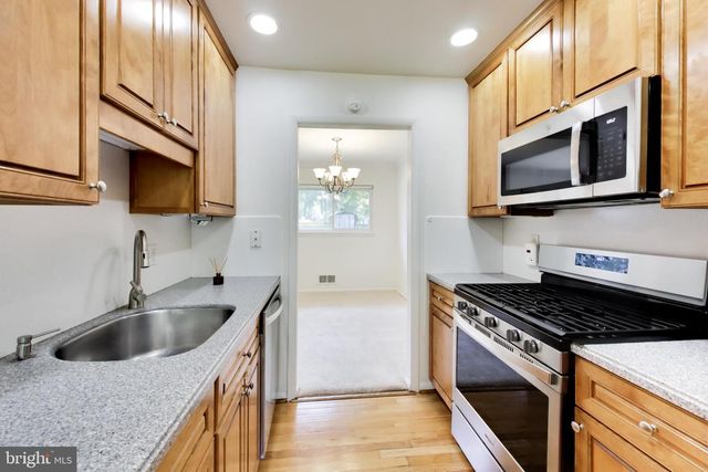 11907 HUNTERS LN, North Bethesda, MD 20852