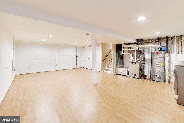 11907 HUNTERS LN, North Bethesda, MD 20852