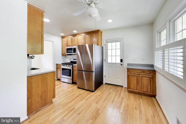 11907 HUNTERS LN, North Bethesda, MD 20852