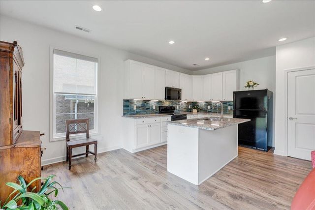 216 Stonecreek WAY, Roanoke, VA 24019