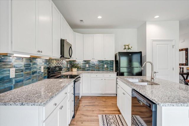 216 Stonecreek WAY, Roanoke, VA 24019