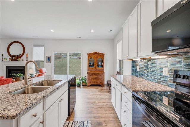 216 Stonecreek WAY, Roanoke, VA 24019