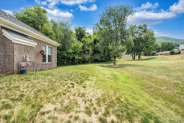 216 Stonecreek WAY, Roanoke, VA 24019