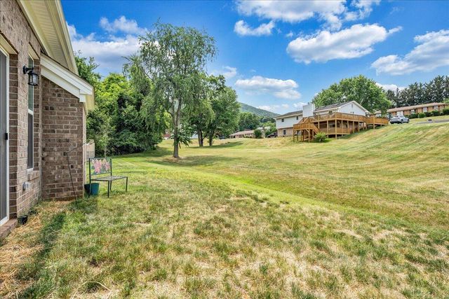216 Stonecreek WAY, Roanoke, VA 24019