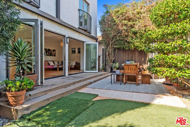 1954 Federal Avenue, Los Angeles, CA 90025