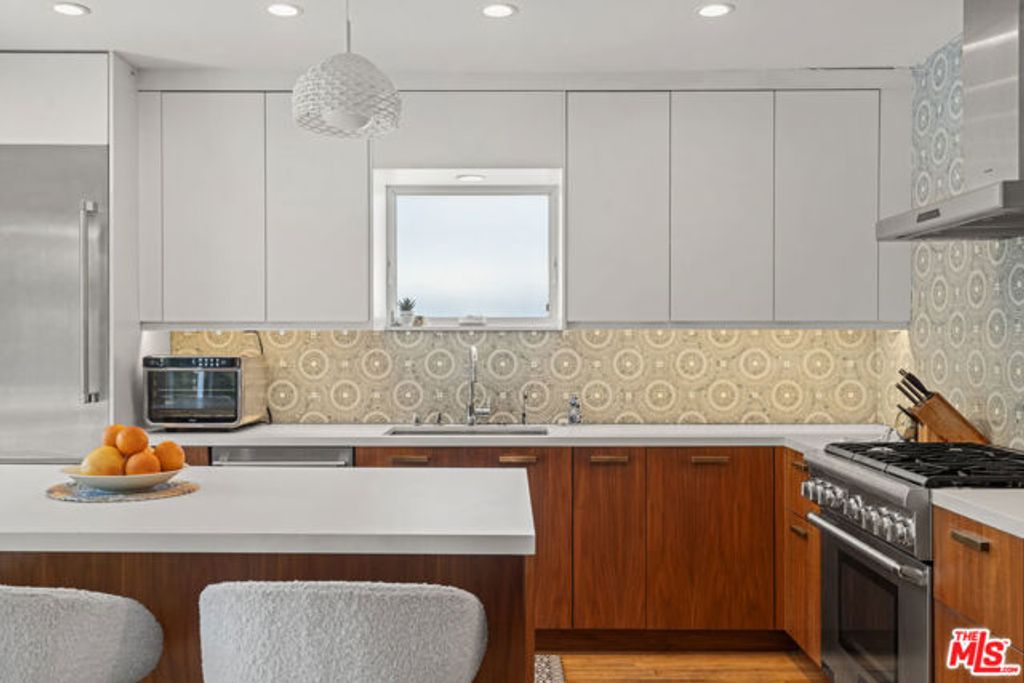 1954 Federal Avenue, Los Angeles, CA 90025