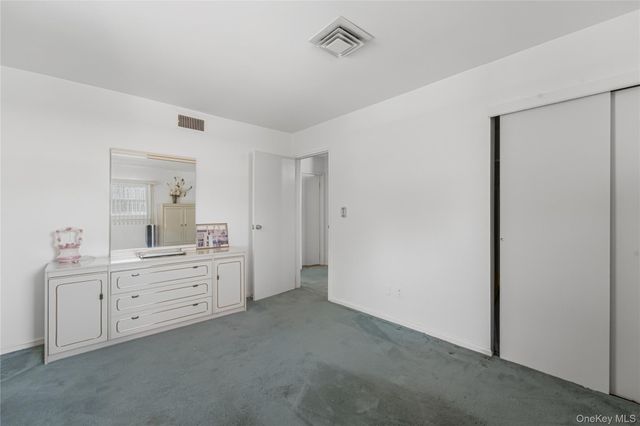 27 Driftwood Drive, Port Washington, NY 11050