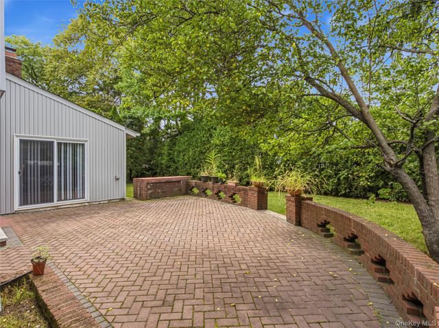 27 Driftwood Drive, Port Washington, NY 11050