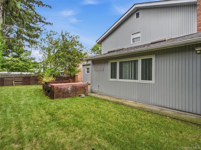 27 Driftwood Drive, Port Washington, NY 11050