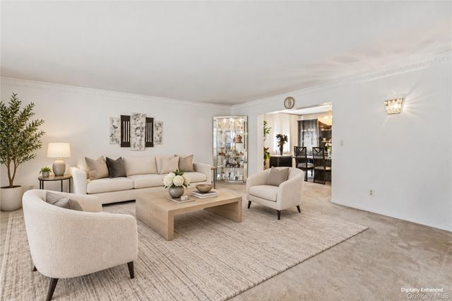 27 Driftwood Drive, Port Washington, NY 11050