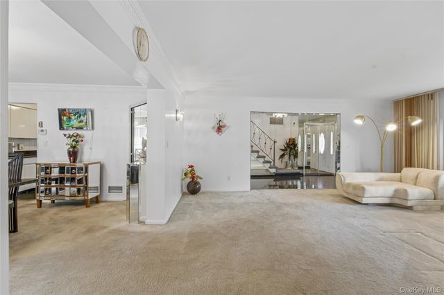 27 Driftwood Drive, Port Washington, NY 11050