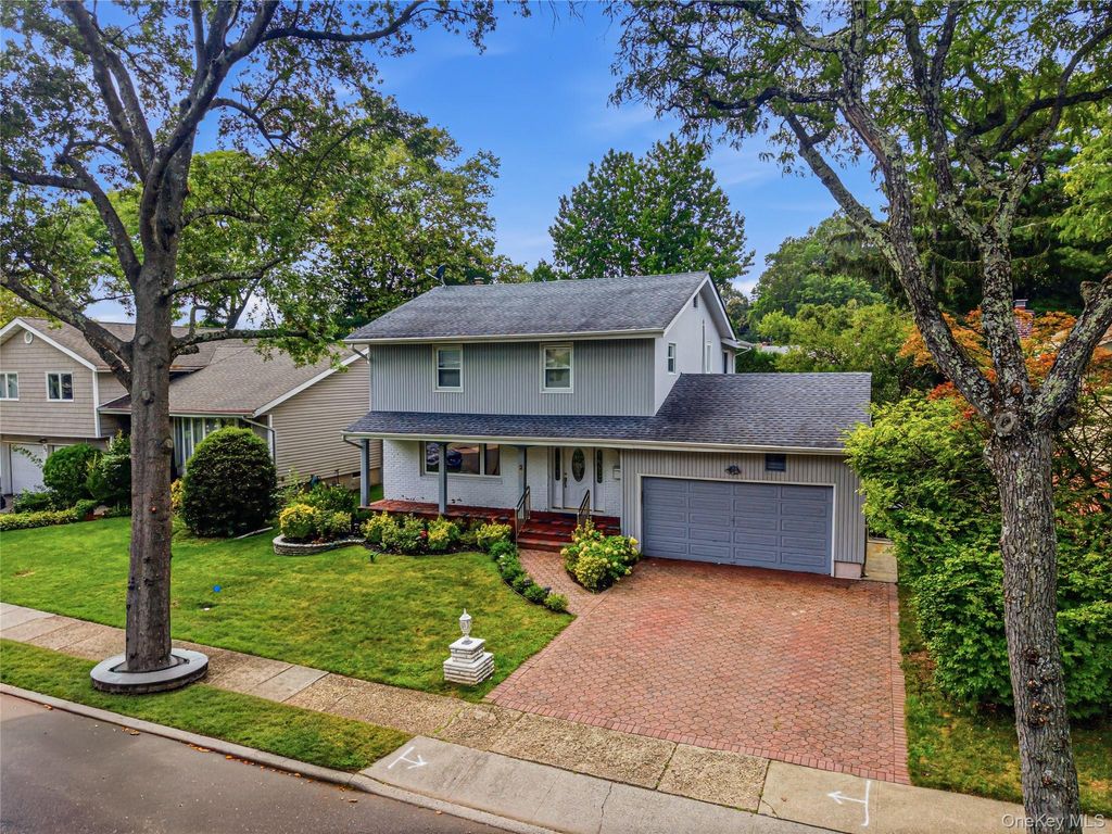 27 Driftwood Drive, Port Washington, NY 11050 — exterior