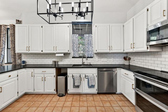 22706 Rocking A TRL, Spicewood, TX 78669