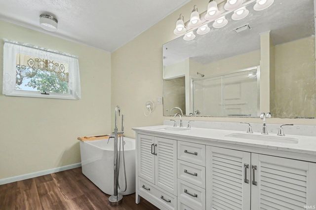 30262 County Road 26, Elkhart, IN 46517