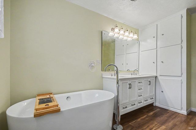 30262 County Road 26, Elkhart, IN 46517
