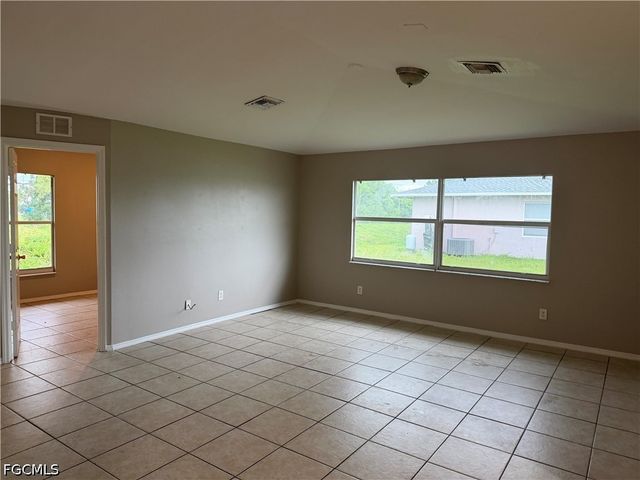 4543 21st ST SW, Lehigh Acres, FL 33973