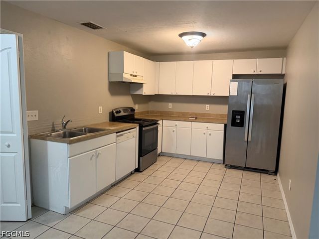 4543 21st ST SW, Lehigh Acres, FL 33973