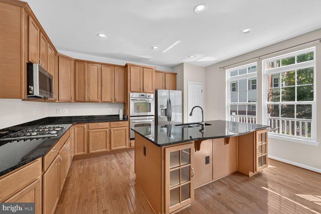 2293 MERSEYSIDE DR, Woodbridge, VA 22191