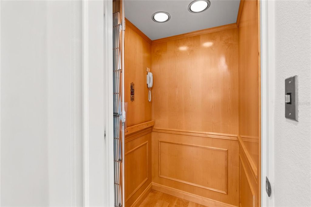 Image 34 of property listing at 26 TIDY ISLAND BOULEVARD, Bradenton, FL 34210