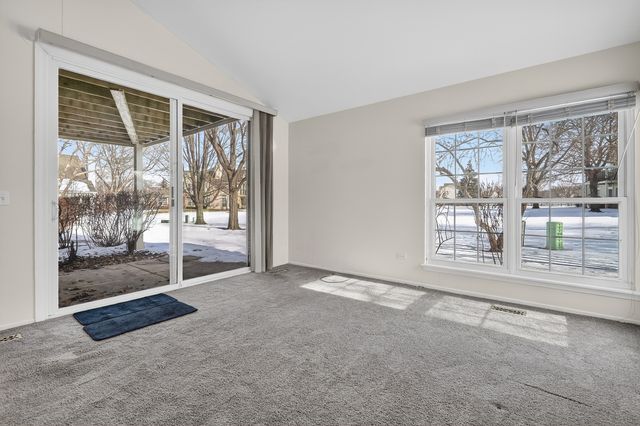 1643 COLFAX Court 4, Bartlett, IL 60103