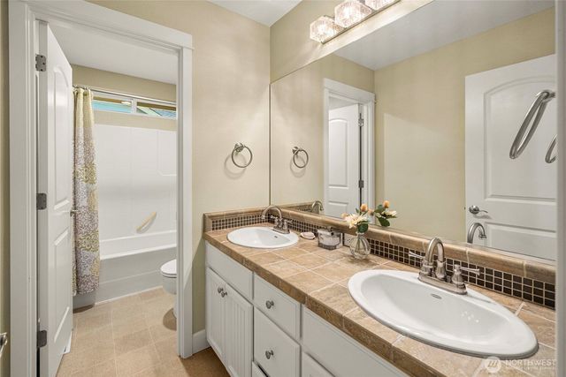 1827 66th, Auburn, WA 98092