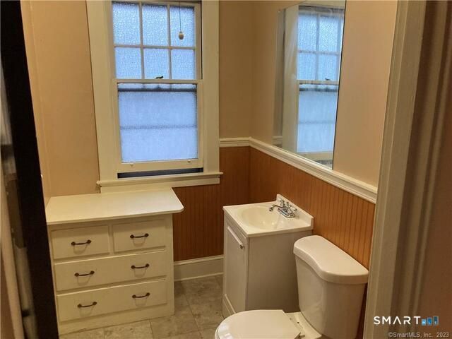 18 Maplewood Avenue, West Hartford, CT 06119