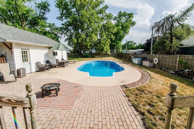 404 E South Street, Peotone, IL 60468