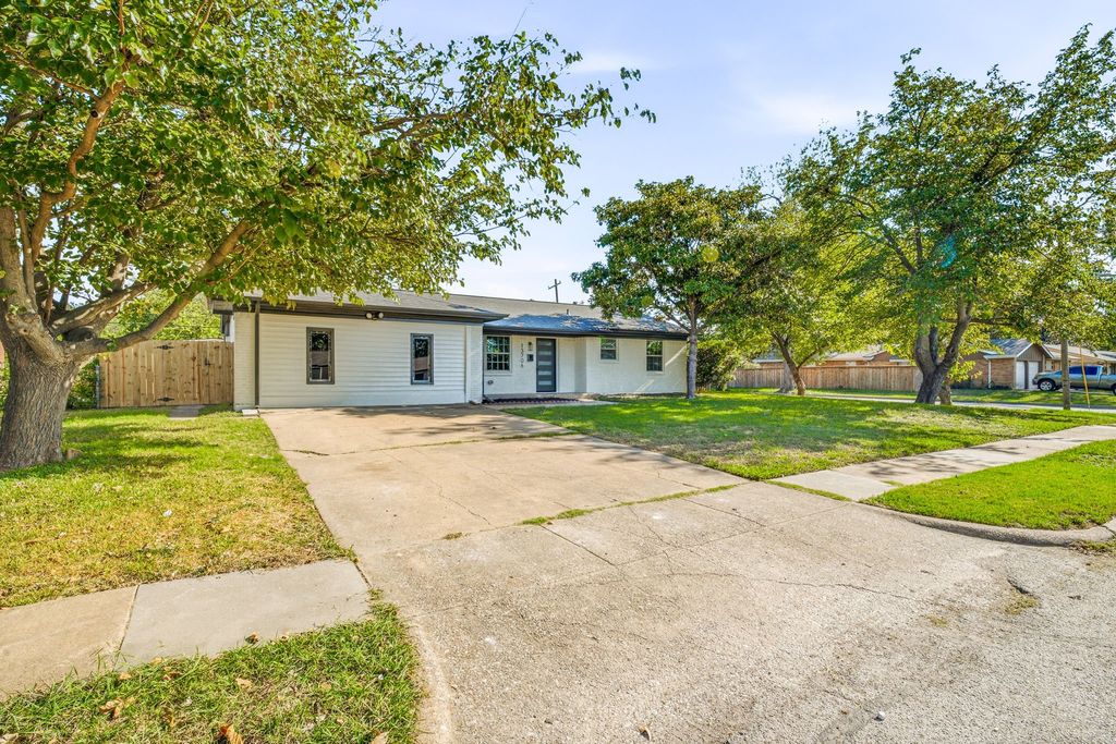 13706 Janwood Lane, Farmers Branch, TX 75234 — photo 5