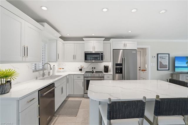 20 Bayview BLVD, Fort Myers Beach, FL 33931