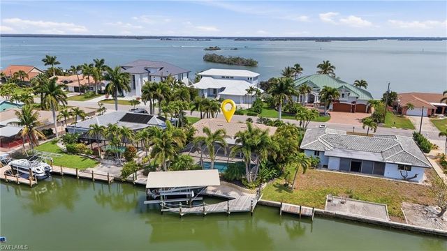 20 Bayview BLVD, Fort Myers Beach, FL 33931