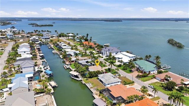 20 Bayview BLVD, Fort Myers Beach, FL 33931