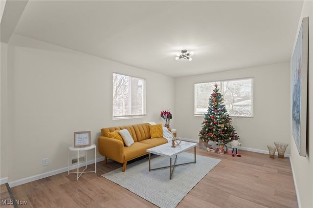 32 29th Street SW, Barberton, OH 44203