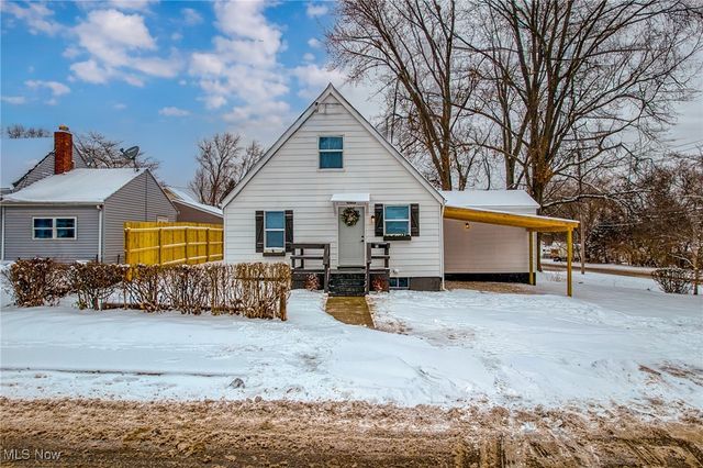 32 29th Street SW, Barberton, OH 44203