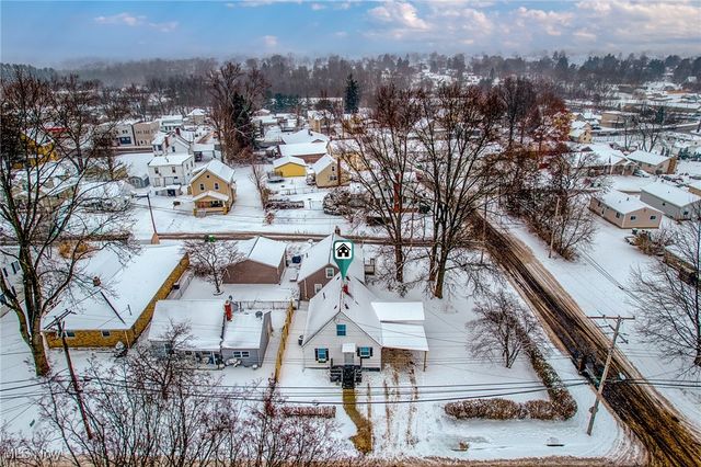 32 29th Street SW, Barberton, OH 44203