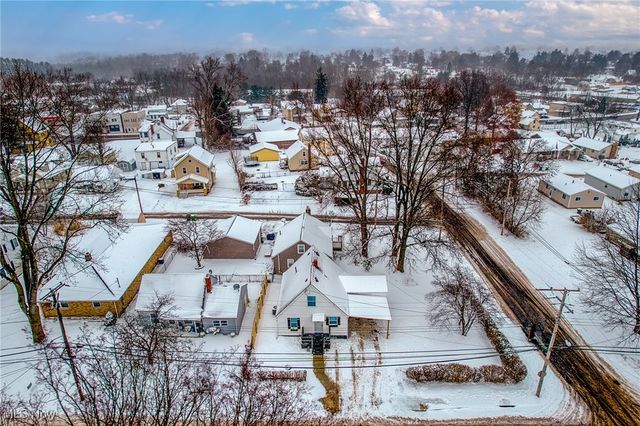 32 29th Street SW, Barberton, OH 44203