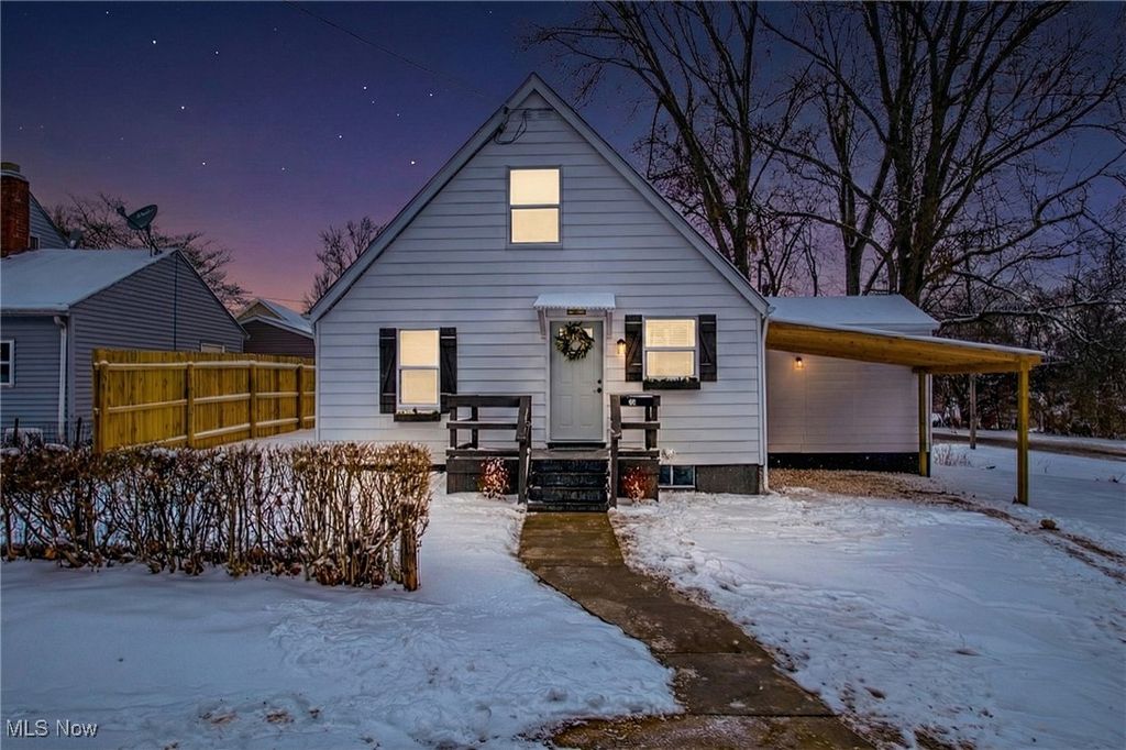 32 29th Street SW, Barberton, OH 44203