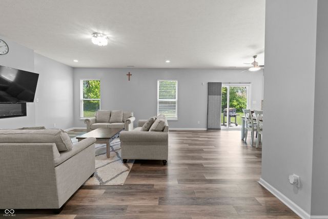 8223 Morera Court, Indianapolis, IN 46237