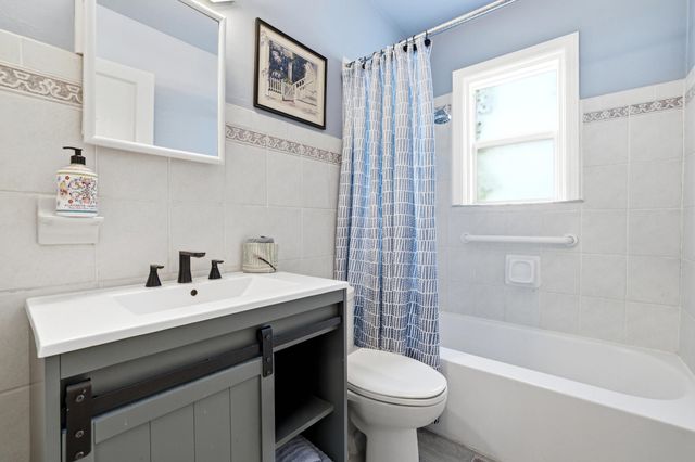 227 S SWINTON Avenue, Delray Beach, FL 33444