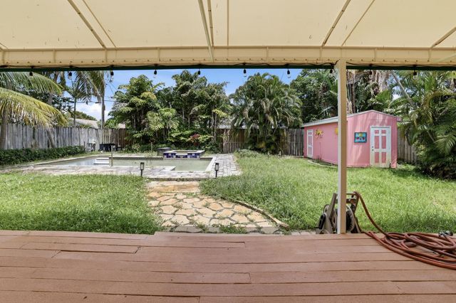 227 S SWINTON Avenue, Delray Beach, FL 33444