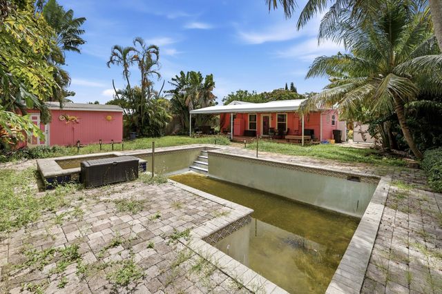 227 S SWINTON Avenue, Delray Beach, FL 33444