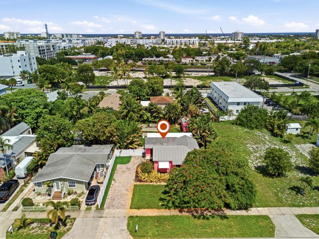 227 S SWINTON Avenue, Delray Beach, FL 33444