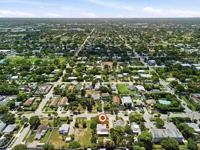 227 S SWINTON Avenue, Delray Beach, FL 33444