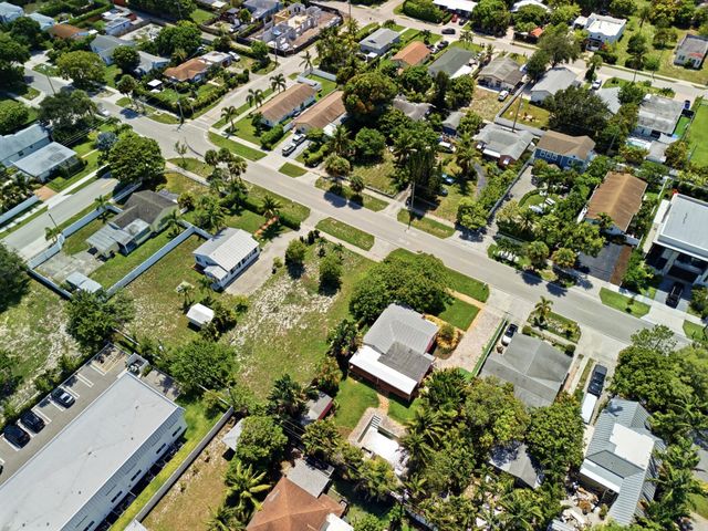 227 S SWINTON Avenue, Delray Beach, FL 33444