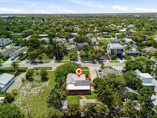 227 S SWINTON Avenue, Delray Beach, FL 33444