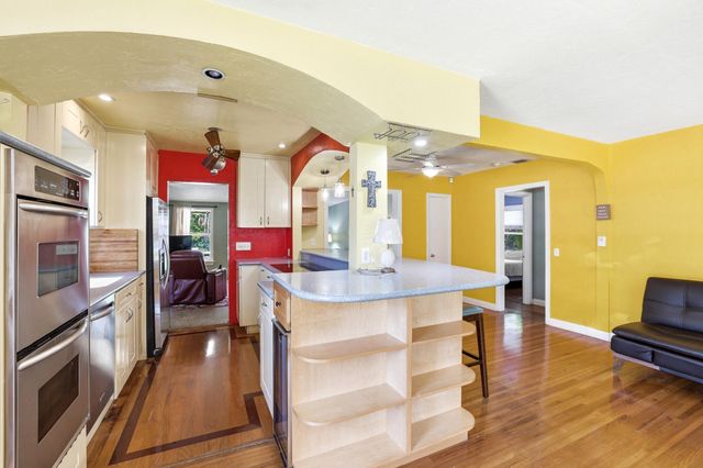 227 S SWINTON Avenue, Delray Beach, FL 33444