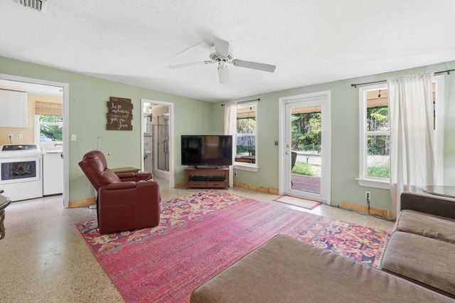 227 S SWINTON Avenue, Delray Beach, FL 33444