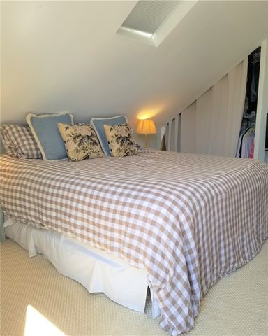 19 Stockholm Street, Newport, RI 02840