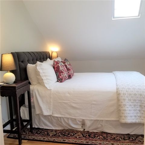 19 Stockholm Street, Newport, RI 02840